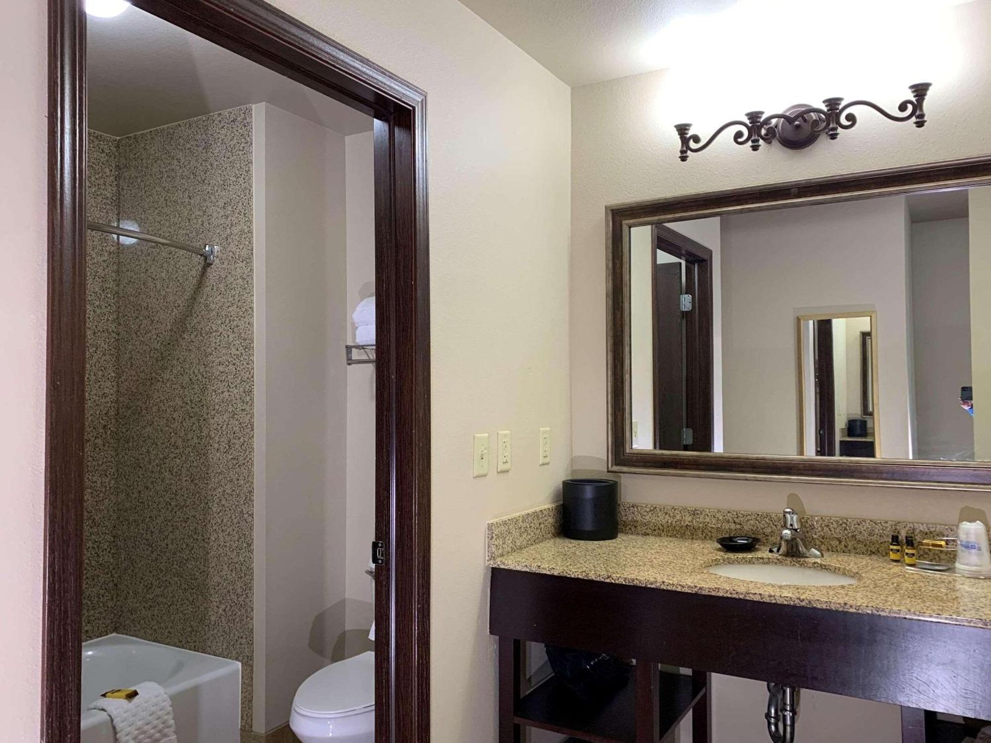 Radisson Hotel River Falls Екстериор снимка